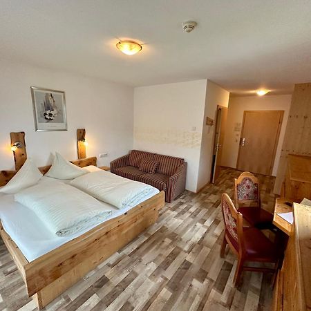 Gasthof Zum Loewen Aschau Im Zillertal Exterior photo