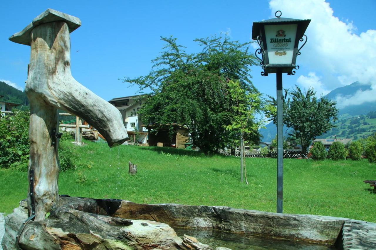 Gasthof Zum Loewen Aschau Im Zillertal Exterior photo