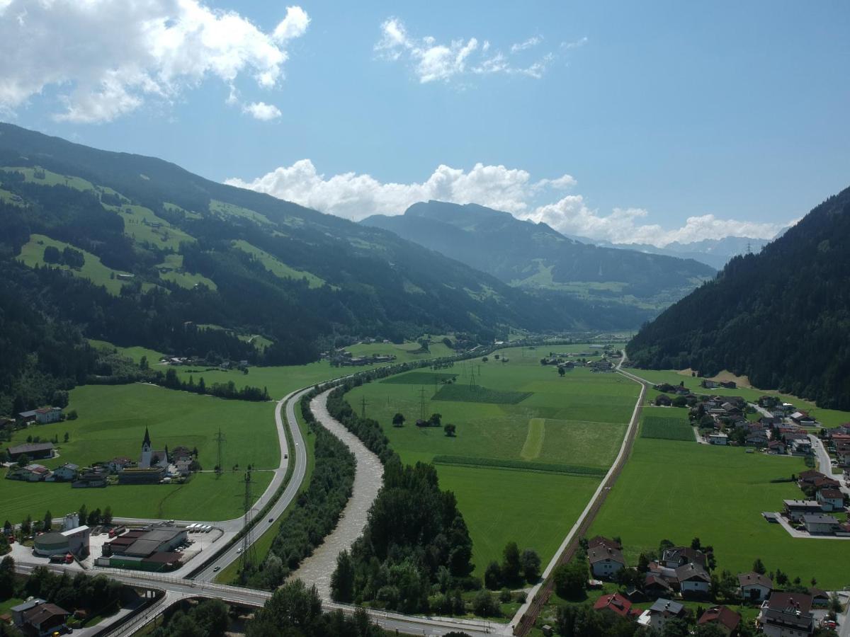 Gasthof Zum Loewen Aschau Im Zillertal Exterior photo