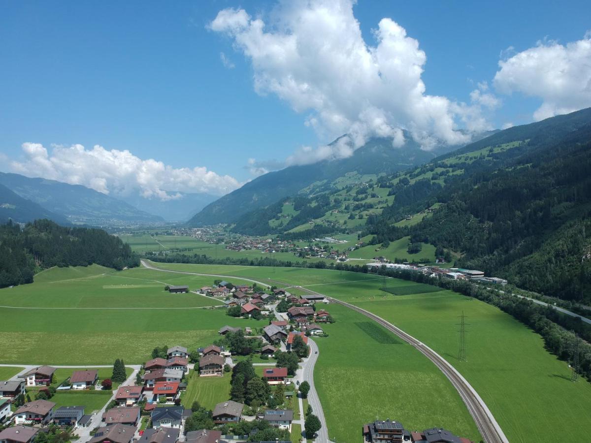 Gasthof Zum Loewen Aschau Im Zillertal Exterior photo