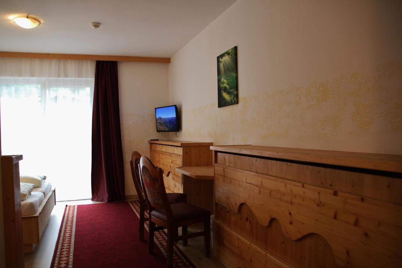 Gasthof Zum Loewen Aschau Im Zillertal Exterior photo